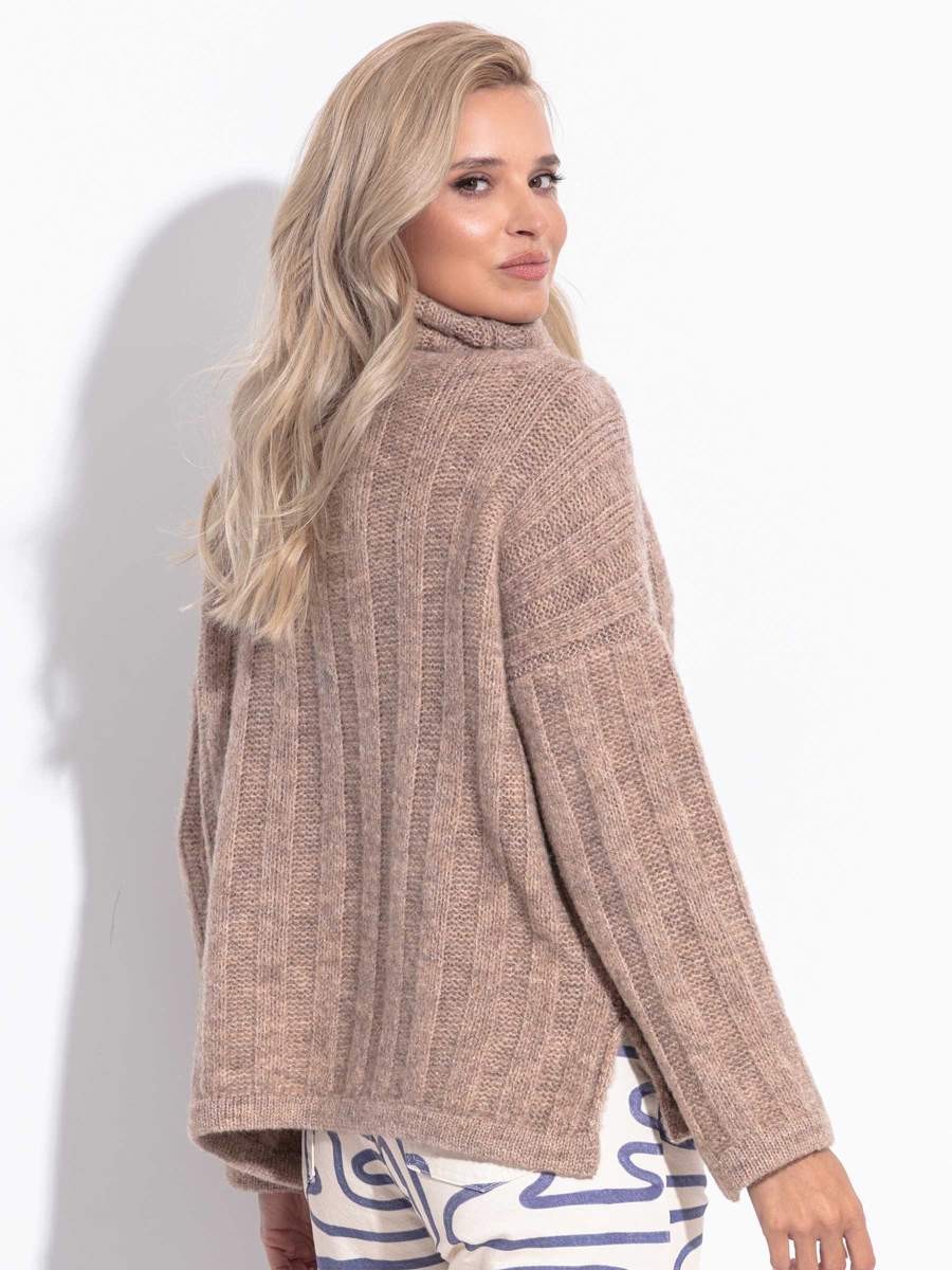 Sweter oversize z golfem latte