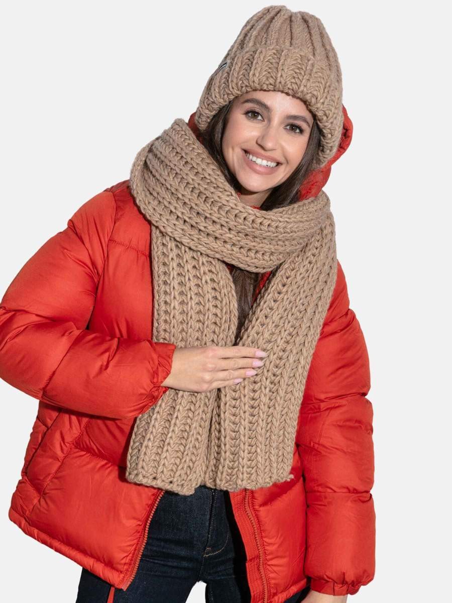 Czapka o grubym splocie chunky knit carmel